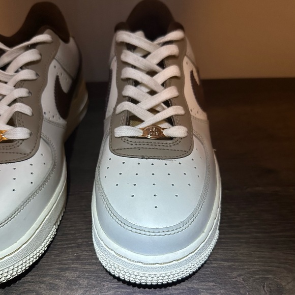 NIKE AIR FORCE 1 CACAO WOW SAIL KHAKI SNEAKERS; SIZE Youth 7 (women 8.5) - Picture 10 of 16